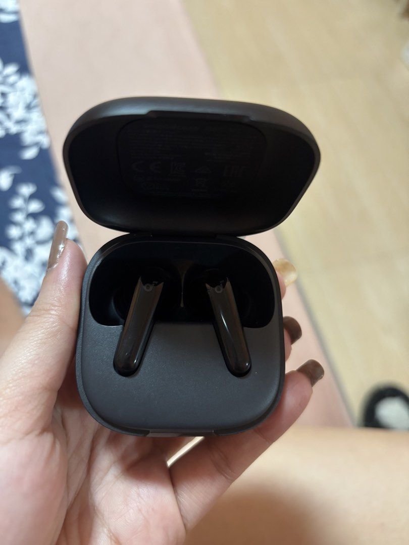 Anker Soundcore Liberty Air 2 Pro Black (Category: Earphones) located in Manila. Submitted by boldmoon.b245a3 (Listing ID 1457449196, Image 2). Description: - Black Anker Soundcore Liberty Air 2 Pro earbuds - Comes with charging case - Delivers great sound quality - Connects seamlessly via Bluetooth - Easy and quick pairing process - Perfect for enjoying music and taking calls.