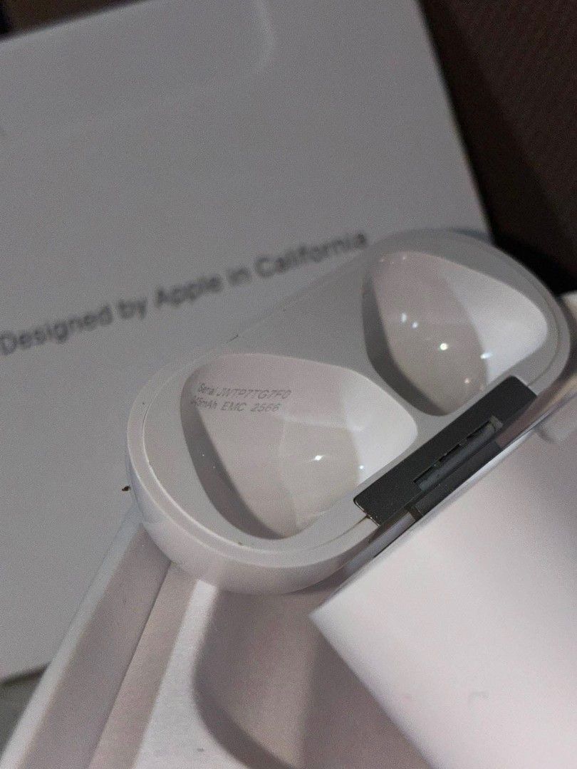Apple Airpods 4 With Active Noise Cancellation (Category: Earphones) located in Caloocan City. Submitted by oliverosa36478 (Listing ID 1457414378, Image 3). Description: - Apple AirPods 4 - Includes original packaging and documentation - Serial number shown in photos for authenticity - Fully tested and confirmed working - Ready for immediate purchase.