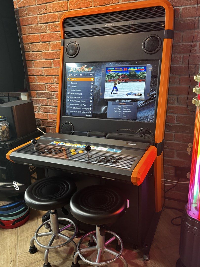 Arcade machine (Category: Everything Else) located in Singapore. Submitted by trishiatan (Listing ID 1457411380, Image 2). Description: .