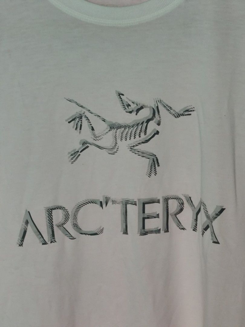 ARC'TERYX ARC'WORD COTTON T-SHIRT - LEGIT WITH SEARCHABLE CODE (Category: Activewear) located in Baguio. Submitted by jordanbasngigeraldo15 (Listing ID 1457370663, Image 3). Description: ARC'TERYX ARC'WORD COTTON T-SHIRT - LEGIT WITH SEARCHABLE CODE EXCELLENT CONDITION NO ISSUE NEED WASH at MALAPIT NA MABURA NECKTAG COLOR RATE 9.8-10/10 WIDTH 19-20 LENGTH 24 ( MEDIUM FOR WOMEN ).