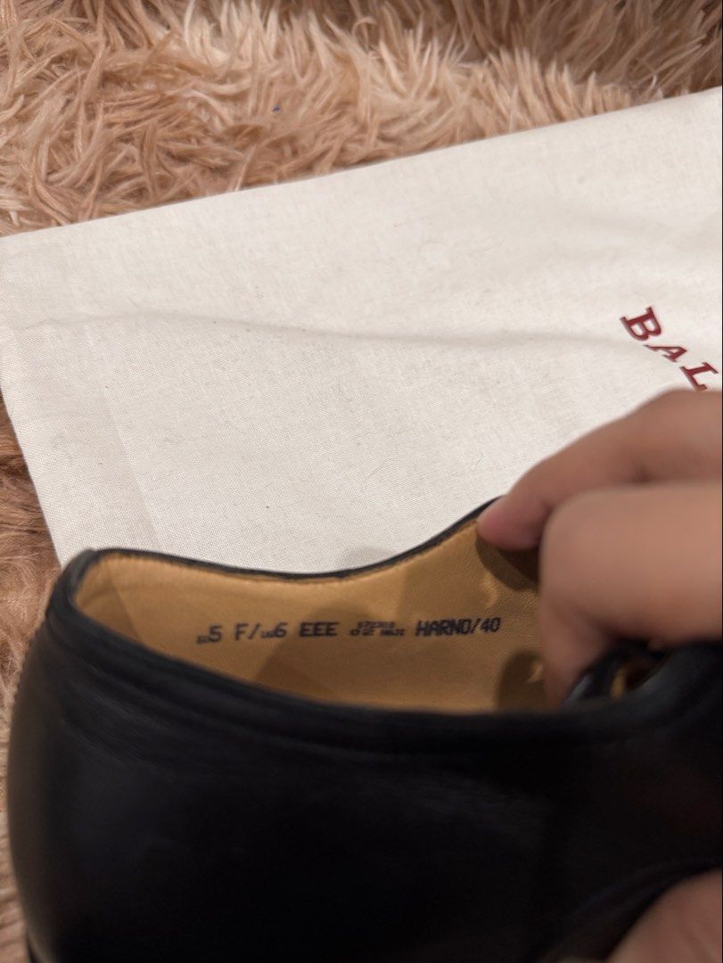 BALLY scrivani - derby leather black shoes (Category: Sneakers & Footwear) located in Davao. Submitted by bargainbuddies2021 (Listing ID 1457424991, Image 3). Description: Current market price: 58,000 php Original Bally leather shoes unused Size 6 US | 5 UK with dustbag Selling low.