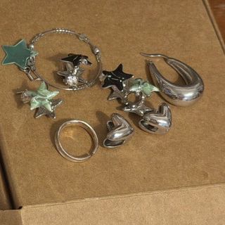 (Category: ) located in . Submitted by momomola621 (Listing ID 1456878281, Image 1). Description: .