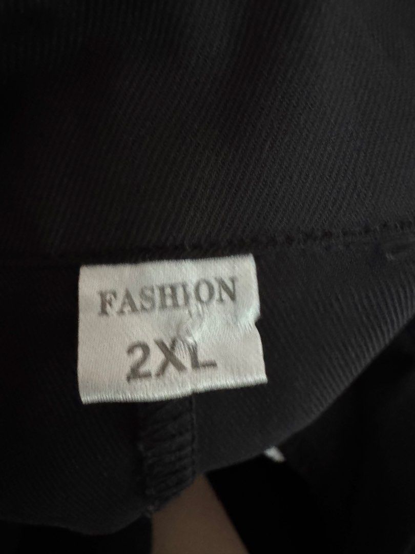 Black Blazer (Category: Coats, Jackets and Outerwear) located in Manila. Submitted by antonettegan (Listing ID 1457380647, Image 3). Description: .