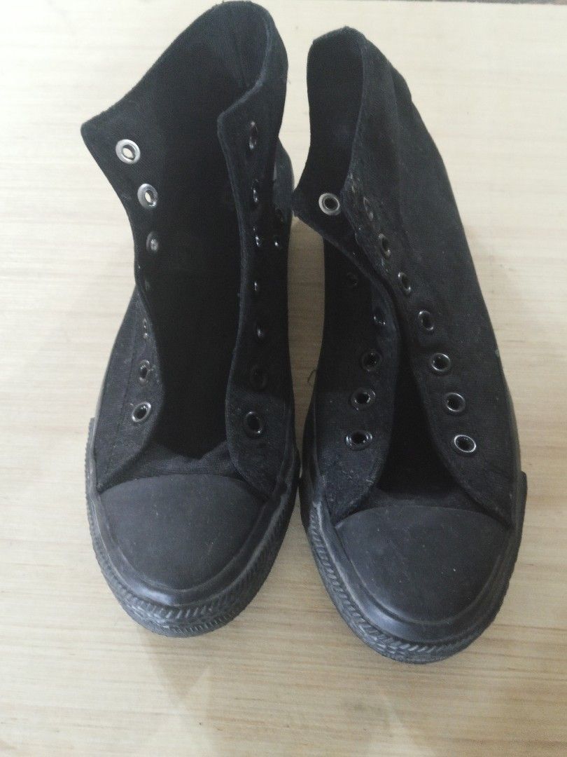Black Canvas High Top Sneakers (Category: Casual Shoes) located in Bulacan. Submitted by danielstorm (Listing ID 1457510209, Image 3). Description: Black Canvas High Top Sneakers Laces Free (As-Is) Price: PHP 170 28 cm (around 11 inches). Selling in as-is Terms and Shipping: Location: Sta Maria Bulacan Shipping: Lalamove ONLY (Buyer books and pays shipping fee) Payment: Cash, GCash, or Maya.