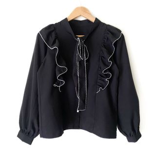 (Category: ) located in . Submitted by liyathriftstore.co (Listing ID 1457400782, Image 1). Description: .
