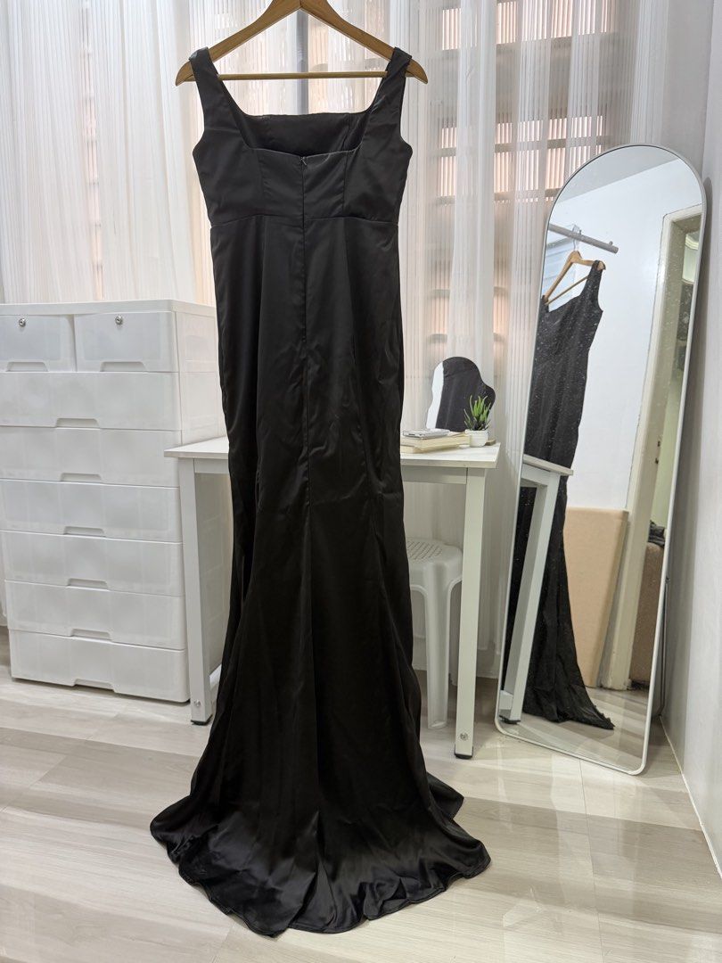 Black Spaghetti Strap Semi Gown Dress (Category: Dresses) located in Taguig. Submitted by acethings (Listing ID 1457344794, Image 3). Description: - Black mermaid dress - Spaghetti straps - Square neckline - Floor length with a slight train - Ideal for formal events and parties - Comfortable and chic - Used only once.