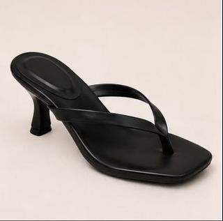 (Category: ) located in . Submitted by shopmyclosetttttt (Listing ID 1457388536, Image 1). Description: .