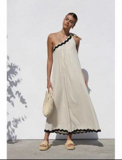 (Category: ) located in . Submitted by shopaholic-anonymous (Listing ID 1457484851, Image 1). Description: .