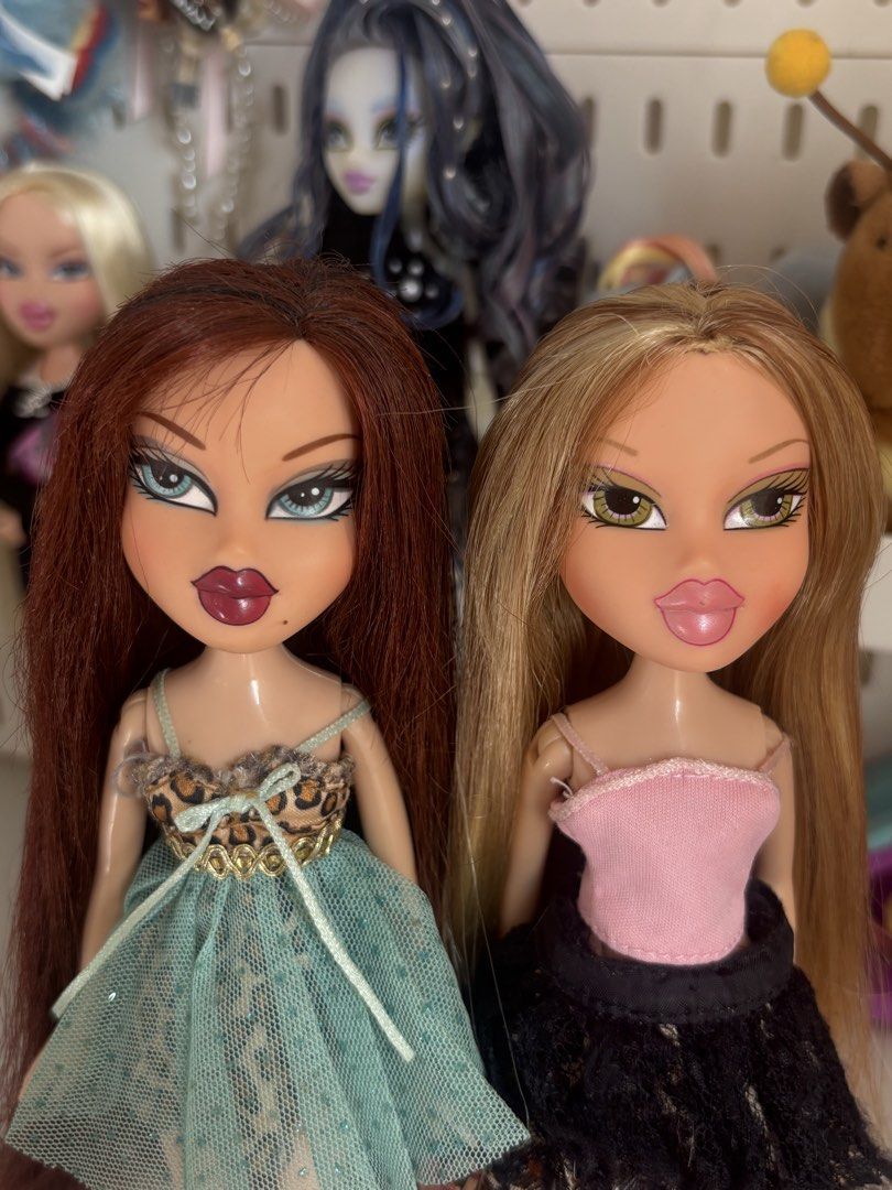 BRATZ PRINCESS BUNDLE ROXXI AND CLOE (Category: Kids Toys) located in Consolacion. Submitted by mlpfun (Listing ID 1457427338, Image 2). Description: BRATZ PRINCESS ROXXI & CLOE WYSIWYG FACE CONDITION(8/10) •MINOR LIPCHIP Body condition (8/10) Hair condition 7/10 •long but frizzy Strictly bundle Pm for more info 💕.