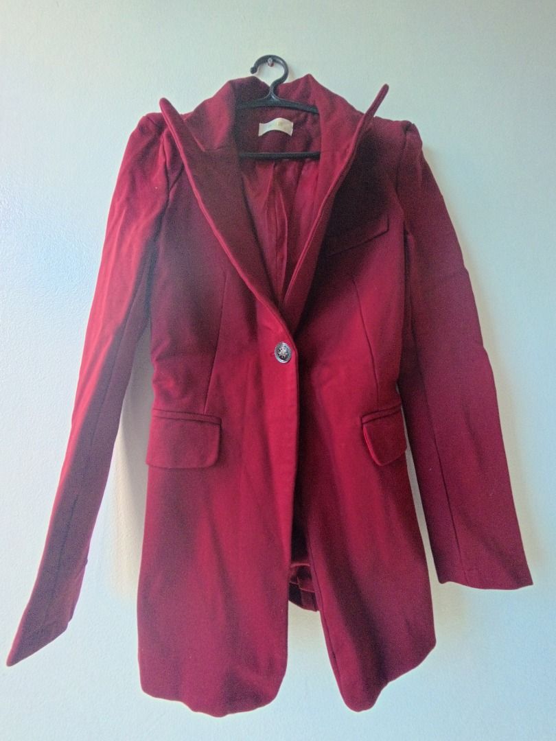Burgundy Longline Blazer with Notched Lapel & Front Pockets (Category: Coats, Jackets and Outerwear) located in Mandaluyong City. Submitted by nenita_ph (Listing ID 1457482121, Image 3). Description: Details: Color: Burgundy / wine red Style: Longline tailored blazer Notched lapel collar Single-button front closure Two front flap pockets Long sleeves Structured, elegant silhouette Great for office wear, business meetings, formal events, or smart 