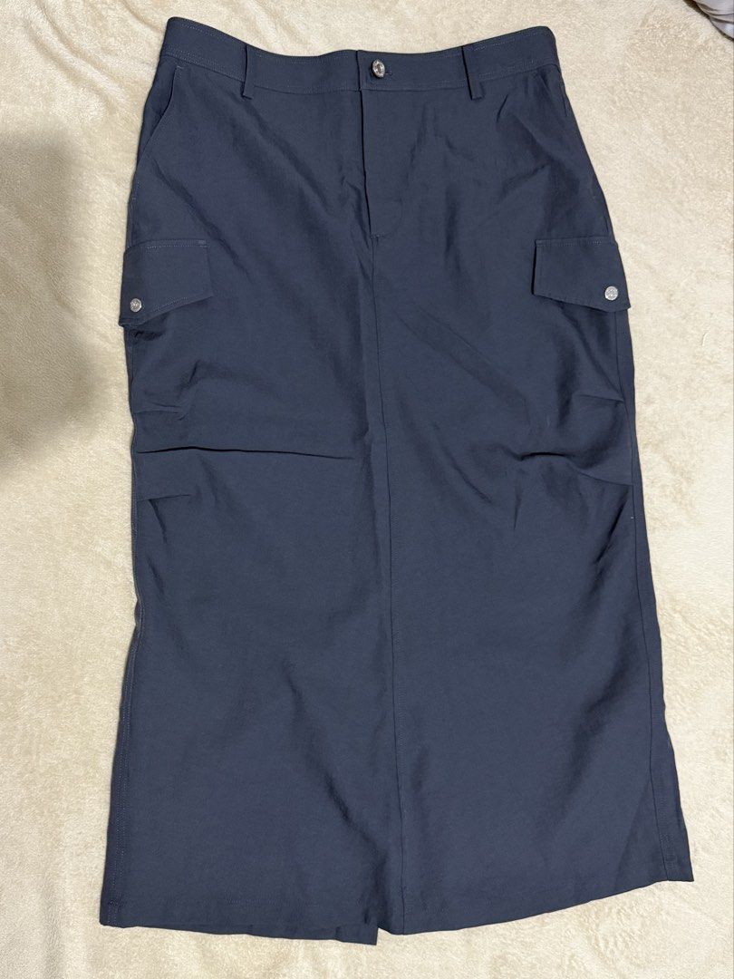 Cargo Maxi Skirt with Slit (Category: Skirts) located in Mandaluyong City. Submitted by blzstr (Listing ID 1457425601, Image 1). Description: Faux Pocket Cargo Pencil Maxi Skirt with Back Slit 2 side functional pockets Slightly stretch fabric XL - 34 inches waist.