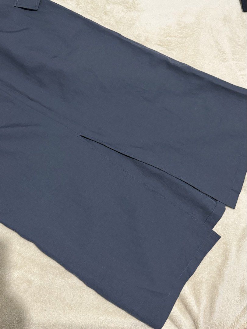 Cargo Maxi Skirt with Slit (Category: Skirts) located in Mandaluyong City. Submitted by blzstr (Listing ID 1457425601, Image 2). Description: Faux Pocket Cargo Pencil Maxi Skirt with Back Slit 2 side functional pockets Slightly stretch fabric XL - 34 inches waist.