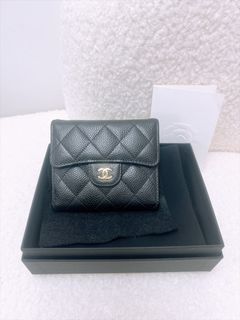 （分類：）位於 。 由 heras.luxury 提交（商品編號 1457471933，圖片 1）。簡介： 。
