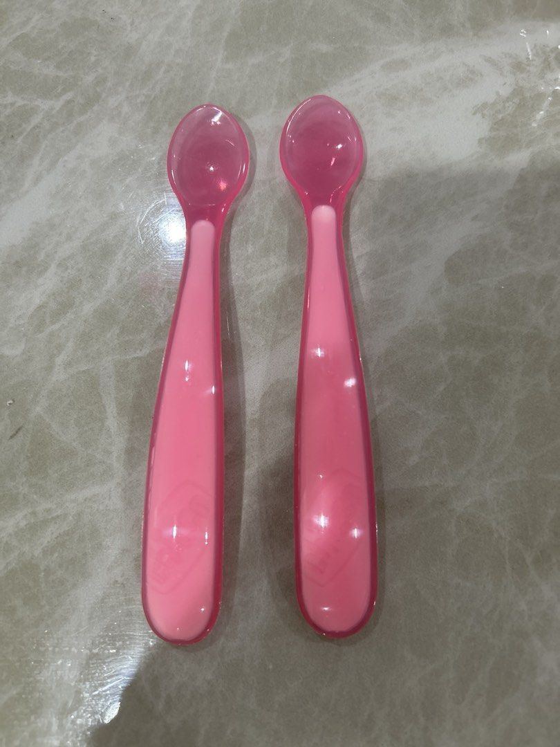 Chicco Pink Baby Spoons Set (Category: Weaning & Toddler Feeding) located in Quezon City. Submitted by kat.sy (Listing ID 1457372257, Image 1). Description: - Two pink baby spoons - Soft tips gentle on gums - Easy-grip handles for tiny hands - Ideal for feeding time - Clean and ready for a new home Used less than 5 times only as she have lots of spoon Retail 600php.