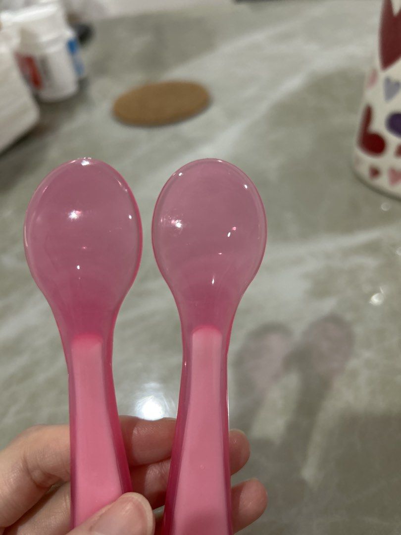 Chicco Pink Baby Spoons Set (Category: Weaning & Toddler Feeding) located in Quezon City. Submitted by kat.sy (Listing ID 1457372257, Image 3). Description: - Two pink baby spoons - Soft tips gentle on gums - Easy-grip handles for tiny hands - Ideal for feeding time - Clean and ready for a new home Used less than 5 times only as she have lots of spoon Retail 600php.