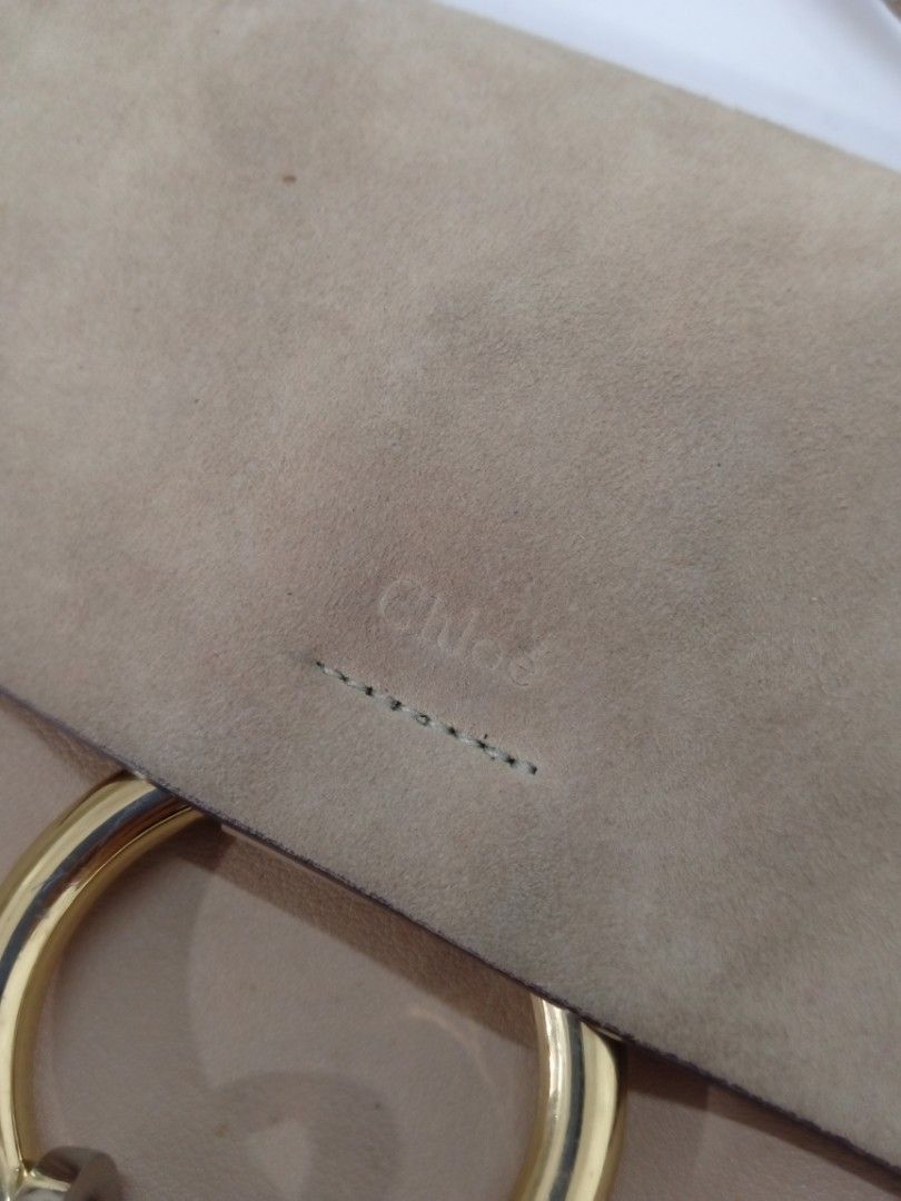 Chloe sling bag (Category: Luxury Bags & Wallets) located in Manila. Submitted by ronmarbeni45920 (Listing ID 1457336377, Image 3). Description: Excellent no issue authentic 1800 freeshipping.