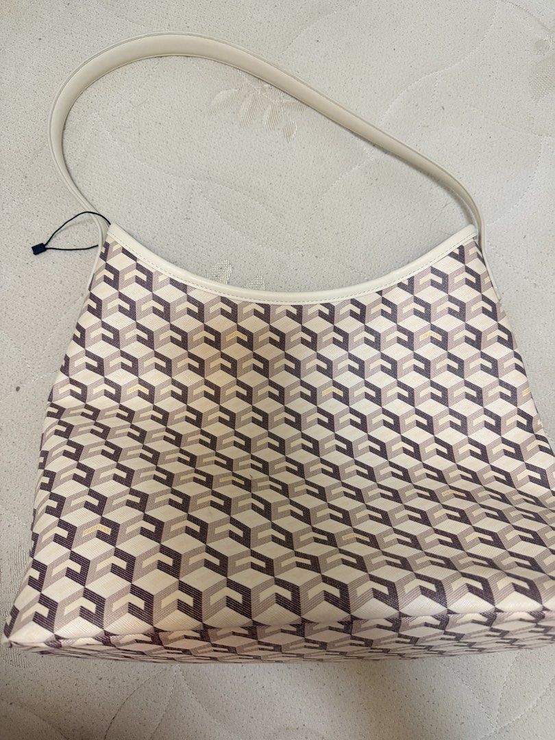 Christy Ng Alesso Large Hobo (Category: Shoulder Bags) located in Valenzuela. Submitted by itsmelissamd (Listing ID 1457427130, Image 1). Description: white large hobo 9/10 rarely used .