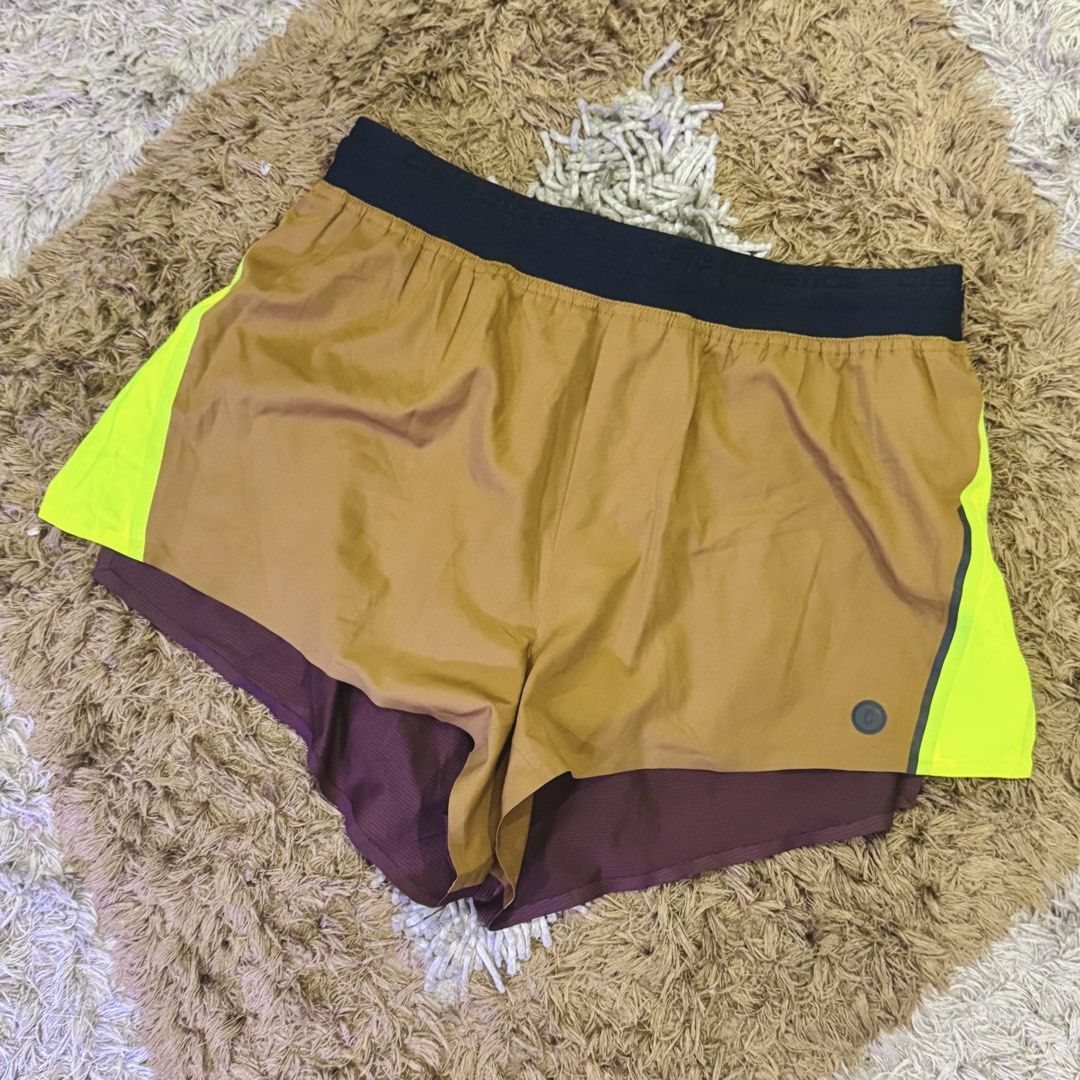 Ciele Elite Split Short (Category: Activewear) located in Manila. Submitted by visvim24 (Listing ID 1457344877, Image 2). Description: size small.