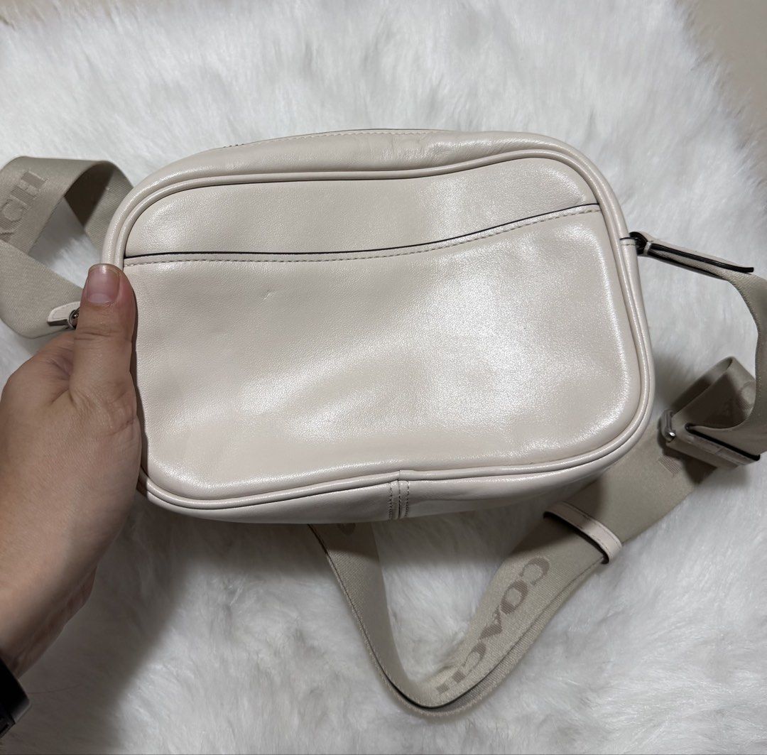 Coach MINI JAMIE CAMERA BAG (Category: Cross-body Bags) located in Quezon City. Submitted by mariamaharba7798 (Listing ID 1457414164, Image 3). Description: .