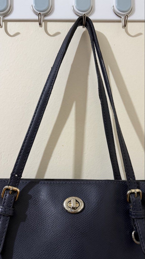 Coach Turnlock Crossgrain Leather Tote Bag (Category: Shoulder Bags) located in Rizal. Submitted by lovegclothingph (Listing ID 1457459208, Image 3). Description: - Authentic Coach Turnlock Crossgrain Leather Tote Bag - Large - Navy blue color - Tarnished hardware - Made in China - YKK zip - RFS: Decluttering.