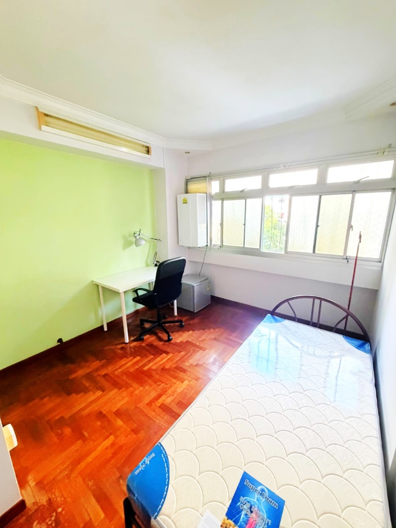 (Category: ) located in . Submitted by your_rental_specialist (Listing ID 1457429529, Image 1). Description: .
