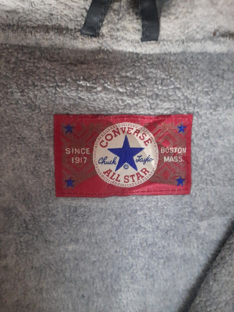 CONVERSE JACKET (Category: Coats, Jackets and Outerwear) located in Kuala Lumpur. Submitted by saibundle (Listing ID 1457359786, Image 2). Description: PIT 22 LABUH 26.