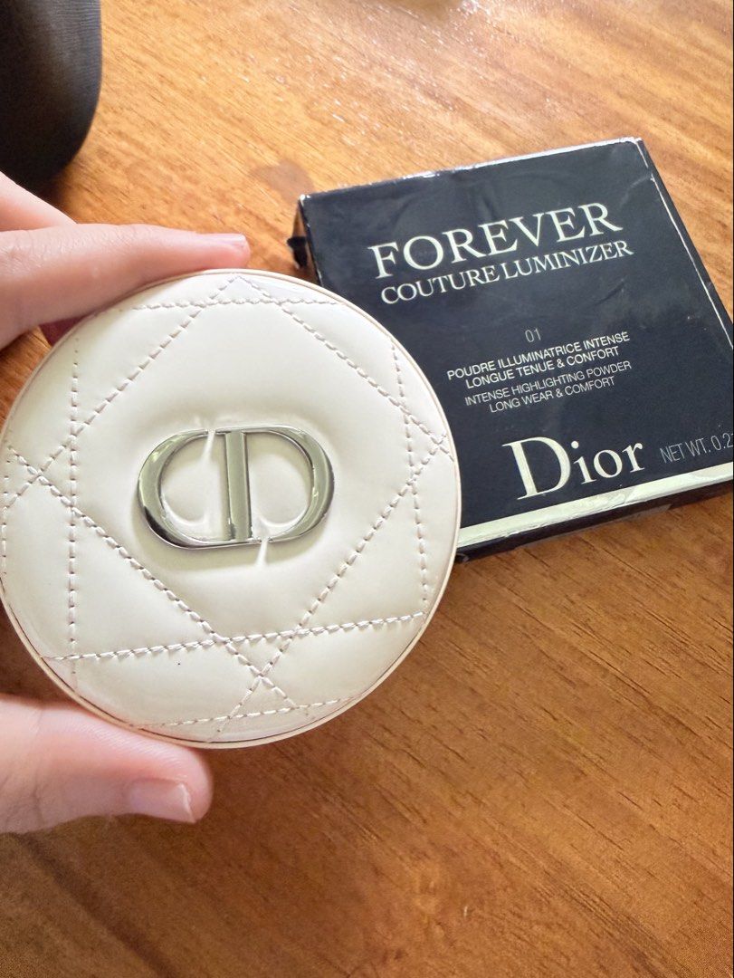 Dior Forever Couture Luminizer Highlighter 01 (Category: Makeup) located in Santiago. Submitted by dobongsoon (Listing ID 1457404070, Image 2). Description: - Dior Forever Couture Luminizer - Shade: 01 - Intense highlighting powder - Long wear and comfort - Comes in original packaging - Achieve a radiant glow! sanitize ko before shipping .
