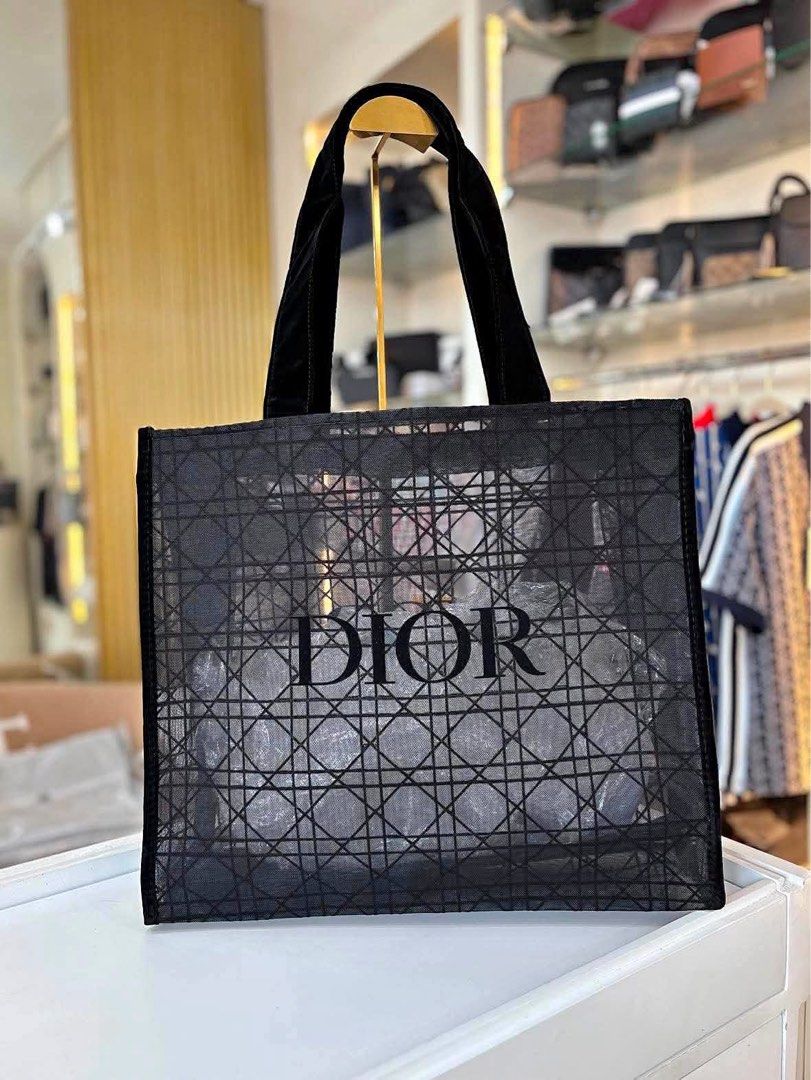 Dior tote vip (Category: Luxury Bags & Wallets) located in Cabanatuan. Submitted by GRESTORE (Listing ID 1457495572, Image 1). Description: available at Gshop Luxury vip .