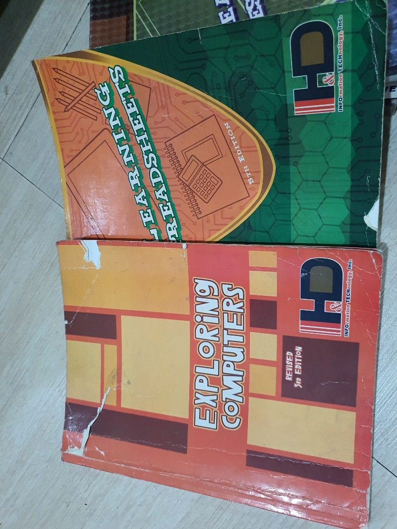Discovering Computers, Exploring Computers, Learning Spreadsheets Books (Category: Textbooks) located in Paranaque City. Submitted by nicessities (Listing ID 1457413430, Image 3). Description: - Bundle of 5 computer books (5k+ in total from school) -never reached half way of the book 😅 (grades 1-3 pencil written) **Includes: - 'Discovering Computers' (Revised 3rd Edition) - 2 copies - 'Exploring Computers' (Revised 3rd Edition) - 'Learning Sprea