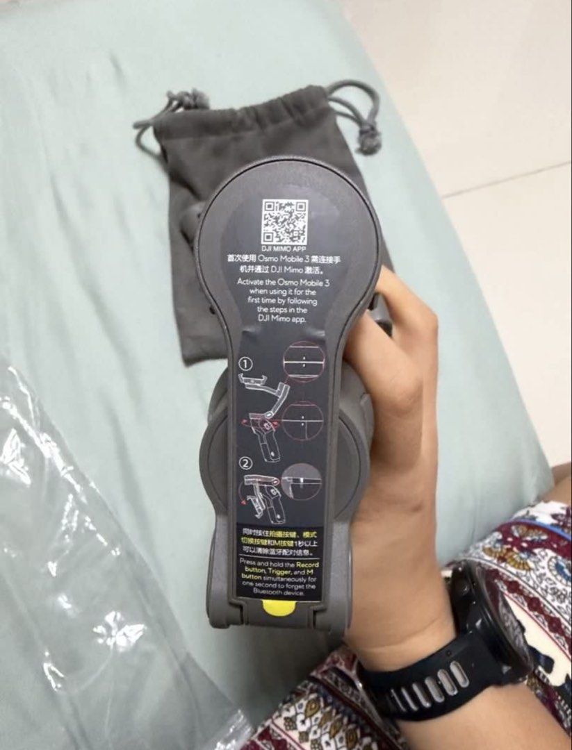 DJI Osmo Mobile 3 Gimbal Stabilizer with Pouch (Category: Gimbals & Stabilizers ) located in Quezon City. Submitted by mtag3 (Listing ID 1457332987, Image 1). Description: DJI Osmo Mobile 3 gimbal - Achieve smooth, professional-looking video shots - Foldable design for easy storage and portability - Comes with the original grey pouch - Ready to use after downloading the DJI Mimo app.