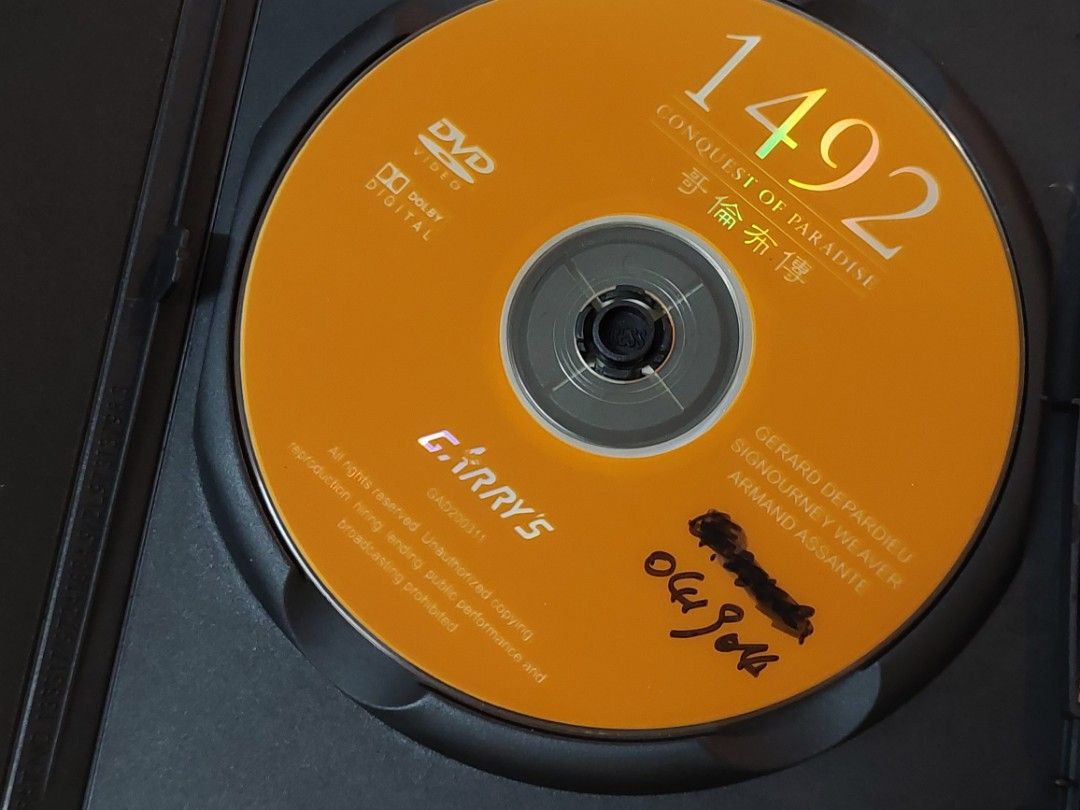 電影DVD （分類：音樂與媒體 - CD 及 DVD）位於 Hong Kong。 由 ohmysha 提交（商品編號 1457459550，圖片 3）。簡介： 電影DVD $20 for 1 8隻全要 $100 1. 各自各精彩 If You Were Me 2. 圖雅的婚事 Tuya's Marriage 3. 兩個女人的故事 4. 飛鳥俠 Birdman 5. 清潔小小姐 Sunshine Cleaning 6. 情慾9歌 9 Songs 7. 哥倫布傳 1492: Conquest of Paradise 8. 天使與魔鬼 Angels & Demons *有一定歲月痕跡/瑕疵 (見圖) , 如可接受才出價 *價高者得 交易方式： 轉數快 順豐到付 或 面交 天水圍 。