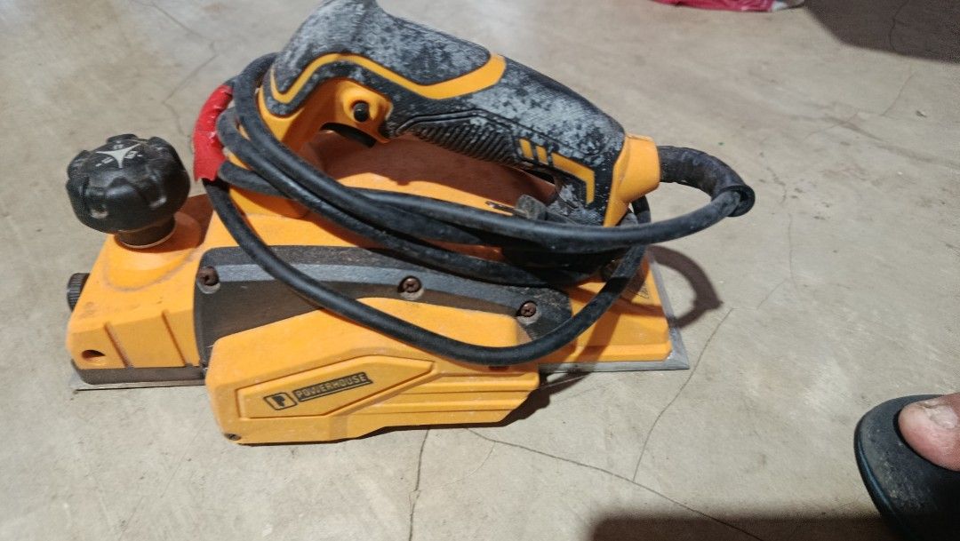 Electric Planer (Category: Construction Tools & Equipment) located in Manila. Submitted by kermay21 (Listing ID 1457413327, Image 3). Description: FOR SALE ELECTRIC PLANER 700 watts •1 beses lang nagamit •NO ISSUE •PM IS THE KEY. .