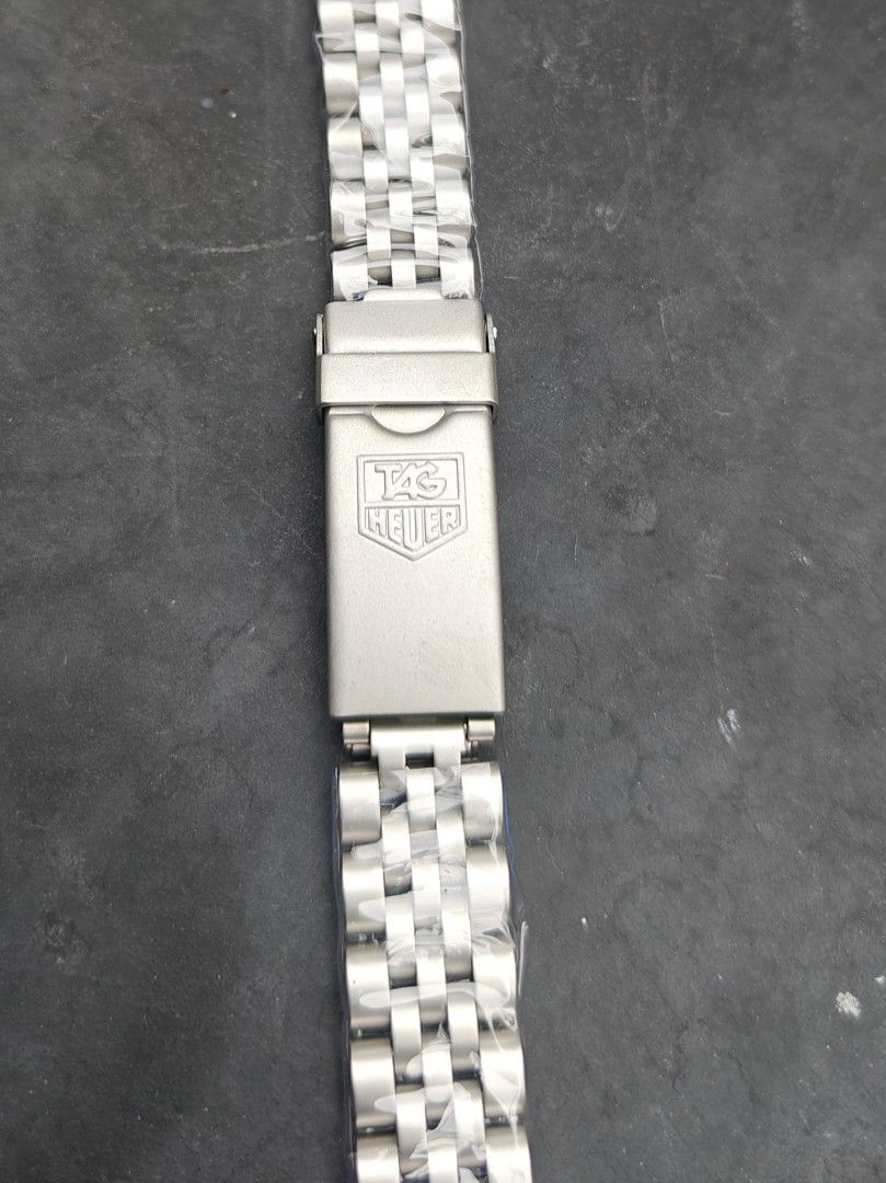 F1 Classic Lady Bracelet (Category: Looking For) located in Manila. Submitted by YurWatch (Listing ID 1450138743, Image 1). Description: F1 Classic Tag Heuer Ladies Bracelet Brand New Condition For Sale: 2500 Pm to interested 🤩🤝.