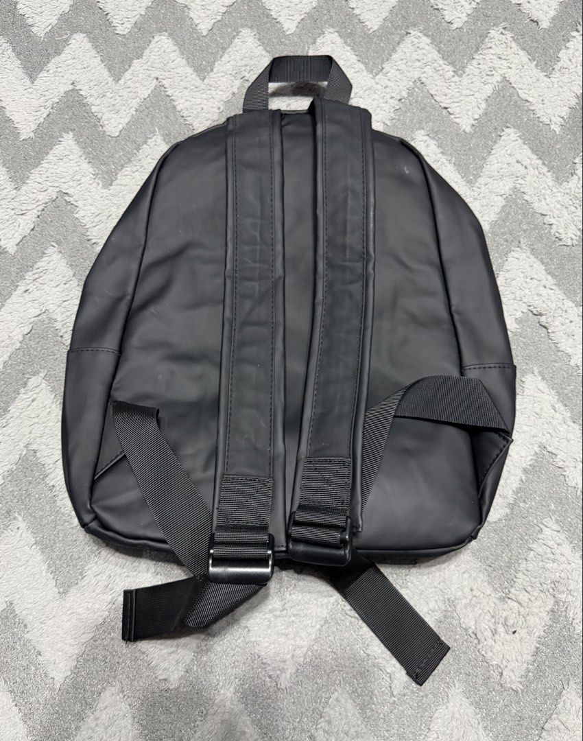 Fear of God - Essentials Back pack (Category: Backpacks) located in Cavite. Submitted by commoncourtesy (Listing ID 1457344814, Image 3). Description: Medium size .