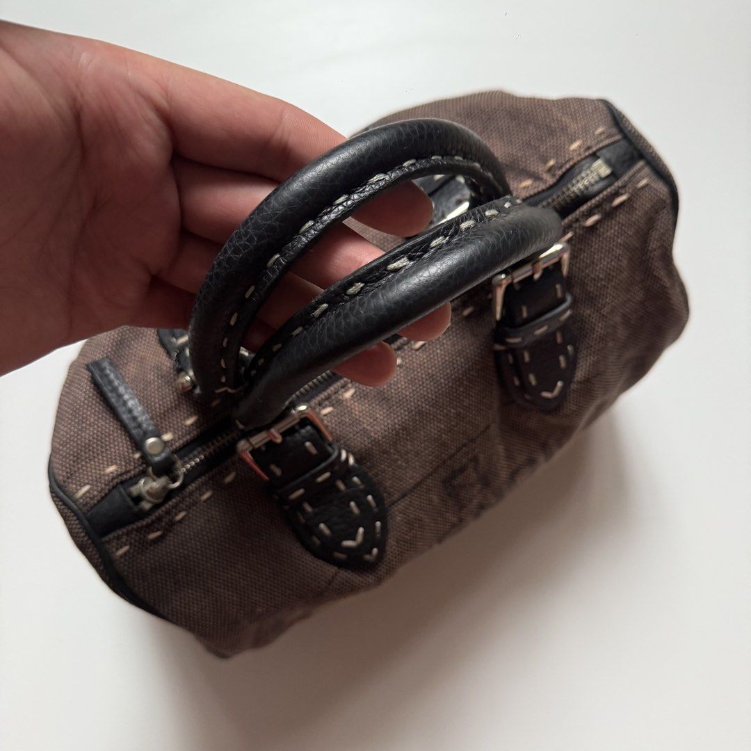 Fendi canvas selleria handbag (Category: Luxury Bags & Wallets) located in Cavite. Submitted by kalebfindsluxs (Listing ID 1457461465, Image 3). Description: .