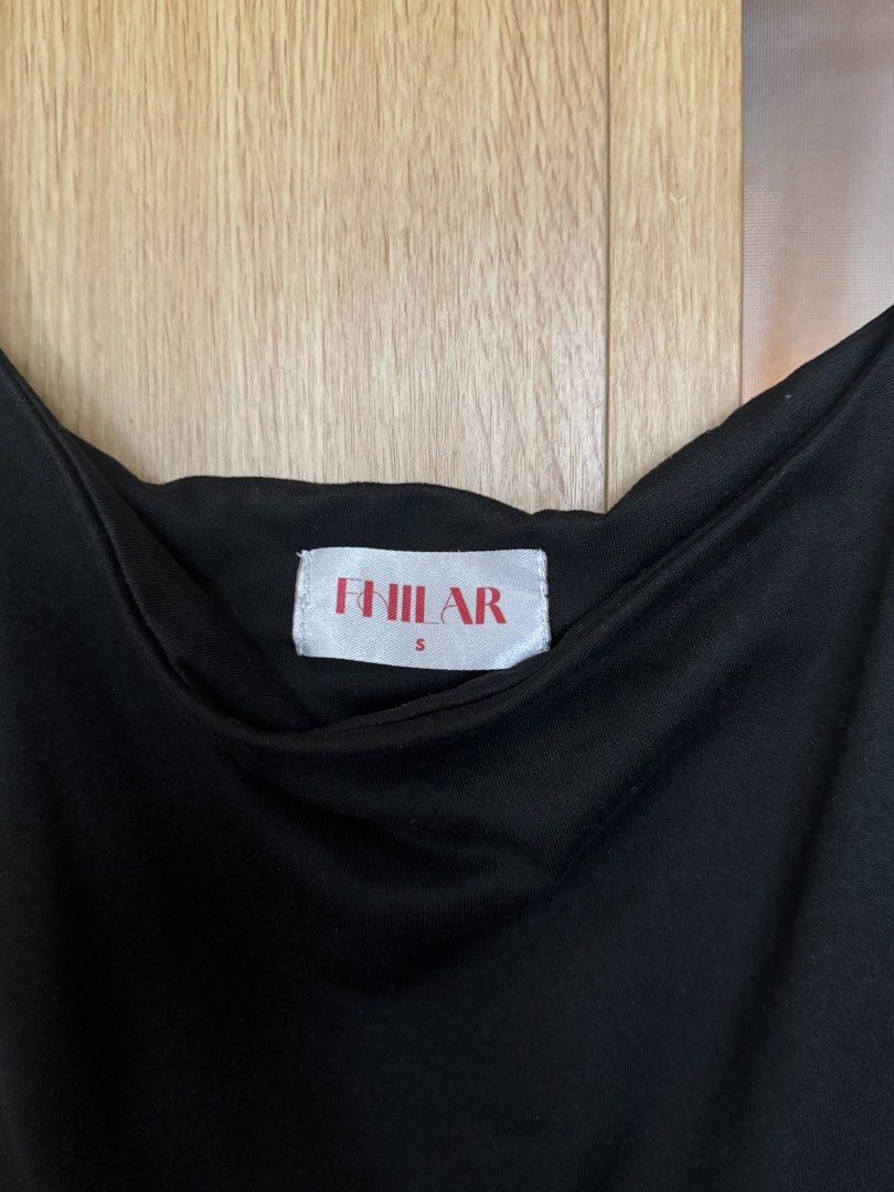FHILAR Allison Tank Top (Category: Sleeveless) located in Manila. Submitted by farfromregularco (Listing ID 1457389250, Image 3). Description: Never worn, only washed! RFS: Not my style. Selling low, buy the black tank and white for only ₱100! Delivery Details: 📍MOA Pasay, Manila Payment: BPI / Gcash / COD Message me for meetups Shipping: Grab / Lalamove / MrSpeedy Message me for meetups. (LRT, MRT, Major Landmarks) Shipping must be shouldered b