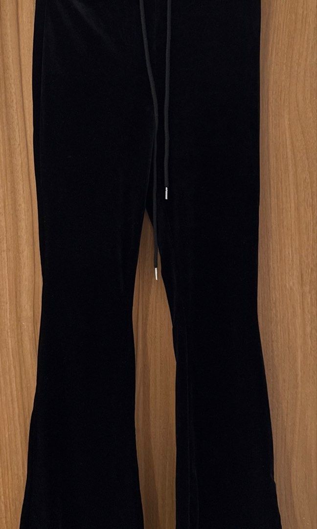 Flared Velvet Pants (Category: Other Bottoms) located in Manila. Submitted by elixir26 (Listing ID 1457363264, Image 1). Description: Can git XS-S.