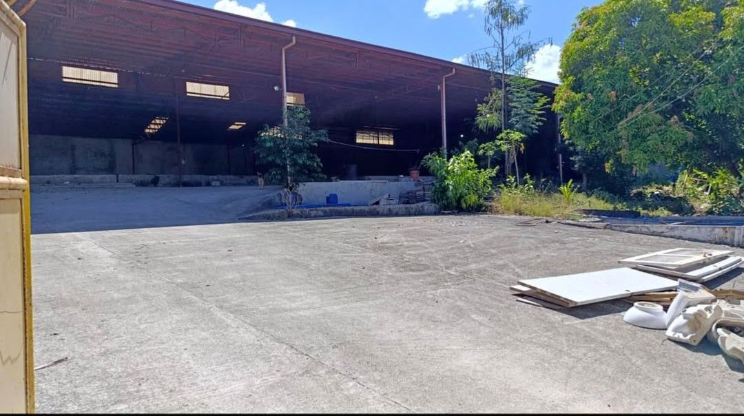 For sale warehouse in Cavite (Category: Looking For) located in Manila. Submitted by mightycat.cec501 (Listing ID 1457440609, Image 1). Description: Hi are you looking for a warehouse located in New. Trias City Cavite LA: 1785 SQM OPEN SHED TYPE WAREHOUSE *LA: 1,785 SQM *FA: 675 SQM (SHED WAREHOUSE) 130 SQM (OFFICE & STAFF HOUSE) * 3 Titles / TAX DEC COMMERCIAL.
