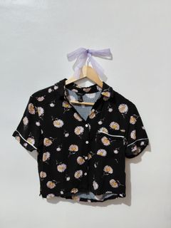 (Category: ) located in . Submitted by wornwardrobe (Listing ID 1457466524, Image 1). Description: .