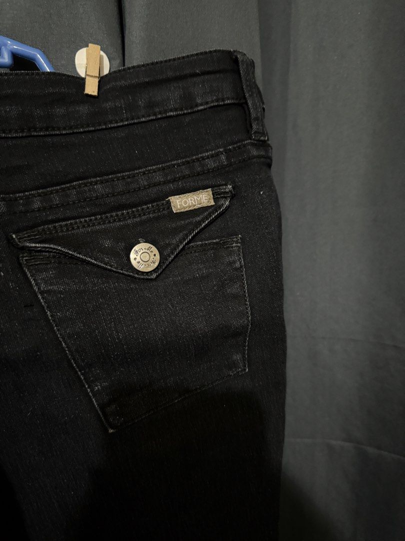 FORME Black Denim Jeans Size L (Category: Jeans) located in Iligan City. Submitted by kitkatdeclutters (Listing ID 1457451588, Image 3). Description: - Brand: FORME - Color: Black Denim - Fit: Straight Leg - Closure: Button and Zip - Pockets: 2 front, 2 buttoned back pockets - Features: Comfortable for everyday wear, easy to pair with any top.