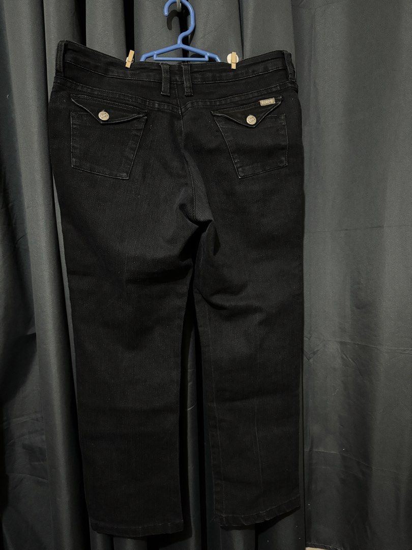 FORME Black Denim Jeans Size L (Category: Jeans) located in Iligan City. Submitted by kitkatdeclutters (Listing ID 1457451588, Image 2). Description: - Brand: FORME - Color: Black Denim - Fit: Straight Leg - Closure: Button and Zip - Pockets: 2 front, 2 buttoned back pockets - Features: Comfortable for everyday wear, easy to pair with any top.