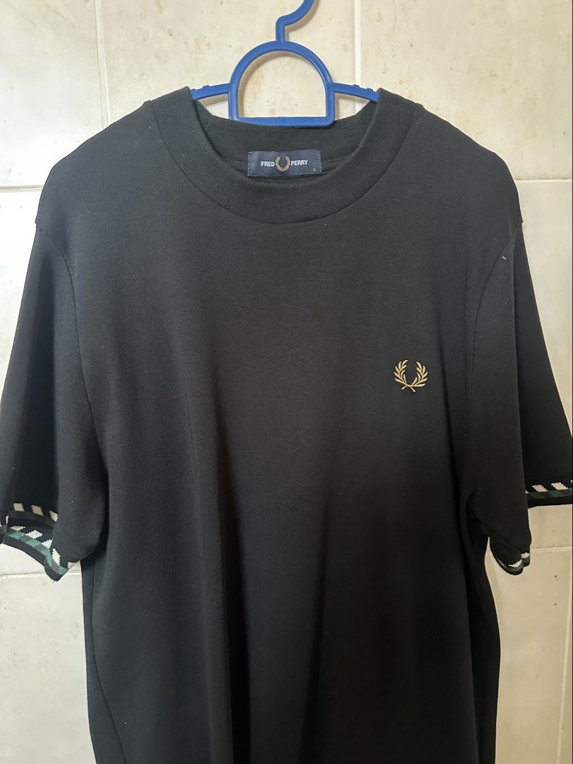 FRED PERRY (Category: Tshirts & Polo Shirts) located in Kota Bharu. Submitted by dnishstore_ (Listing ID 1457407521, Image 2). Description: PIT 21.5 LABUH 28.5.