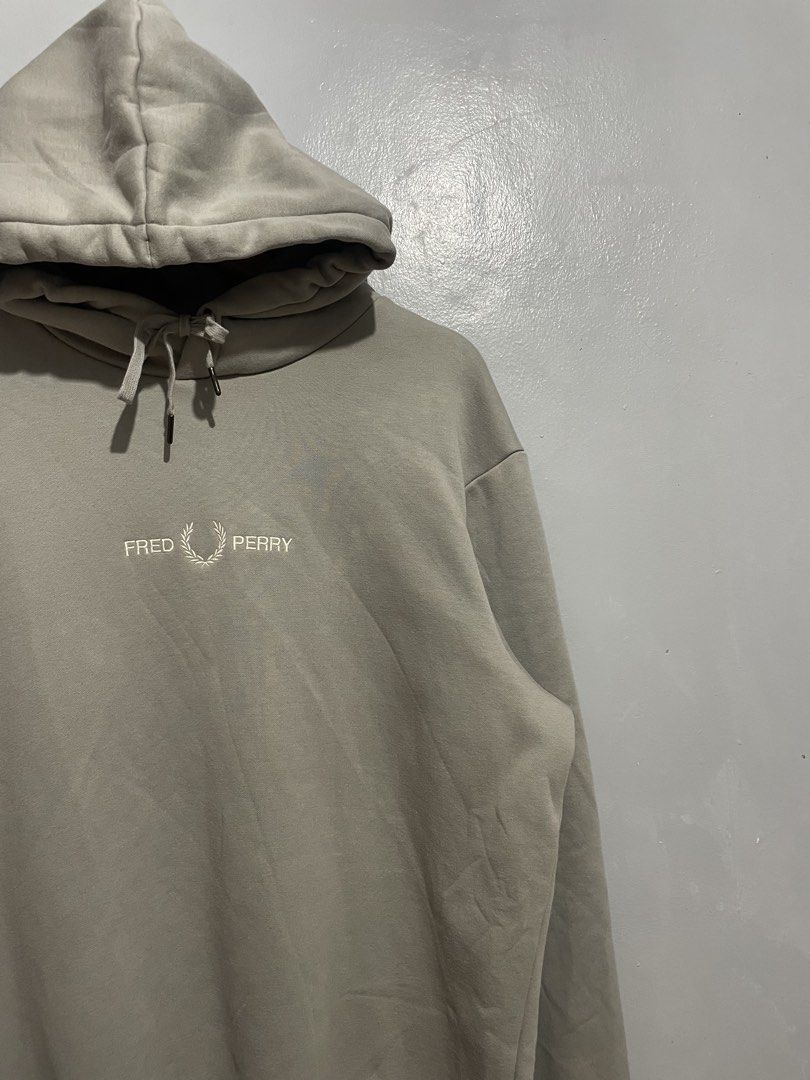 Fred Perry Script Hoodie (Category: Activewear) located in Taguig. Submitted by _curatedfits (Listing ID 1457366325, Image 2). Description: Fred Perry Script Hoodie Size: Large Width 23” Length 28” Flaws white stains unnoticeable Check pic to see - 1,250 nego dm!.