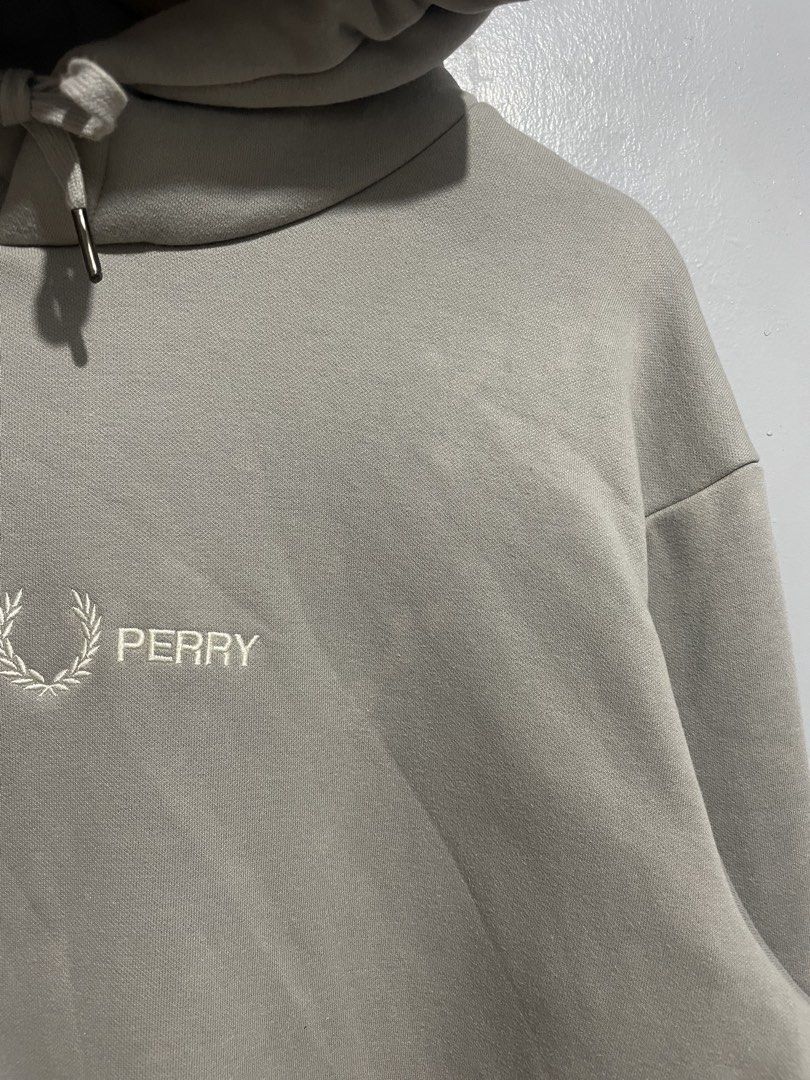 Fred Perry Script Hoodie (Category: Activewear) located in Taguig. Submitted by _curatedfits (Listing ID 1457366325, Image 3). Description: Fred Perry Script Hoodie Size: Large Width 23” Length 28” Flaws white stains unnoticeable Check pic to see - 1,250 nego dm!.