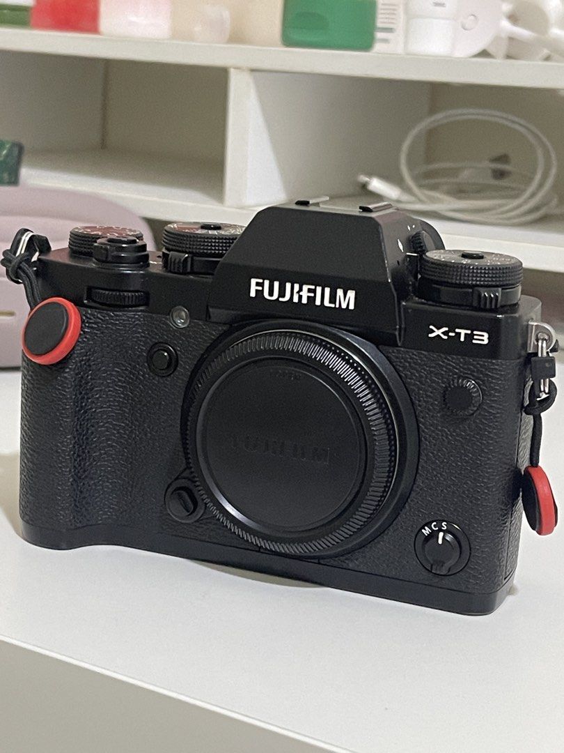 Fujifilm X-T3 Mirrorless Camera Body (Category: Cameras) located in Marikina City. Submitted by mynameismethos (Listing ID 1457408757, Image 1). Description: ***Price is Non-Negotiable*** Not for Swapping Rfs: Upgrade Meetup Location: BGC or Antipolo Good working condition. With signs of usage. Well-kept in dry cabinet Inclusions: XT3 Body Sensor Cap 1 Orig Battery 2 Wasabi Battery + Charging Dock No Box.