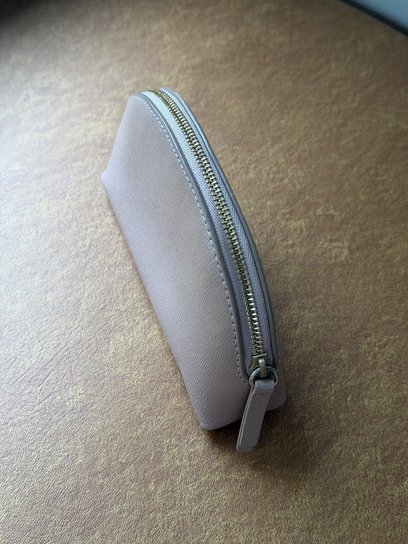 Furla Dome Pouch in Blush Pink (Category: Purses & Pouches) located in Pasay City. Submitted by elleventh (Listing ID 1457411473, Image 3). Description: Furla Blush Pink Dome Pouch — Rank A (9/10) — 6” x 3.8” x 1.3” Selling for only ₱1950 All items are guaranteed authentic and are personally curated and sourced by the founder. If you wish to get a certificate of authenticity from a trusted third party company, you may message us for more details.