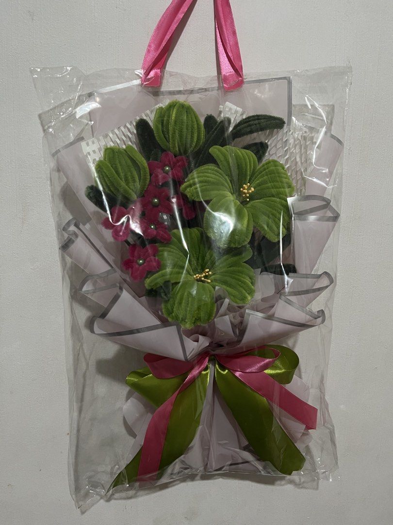Fuzzy Flower Bouquet Green (Category: Flowers & Bouquets) located in Quezon City. Submitted by softy.07 (Listing ID 1457369036, Image 3). Description: .