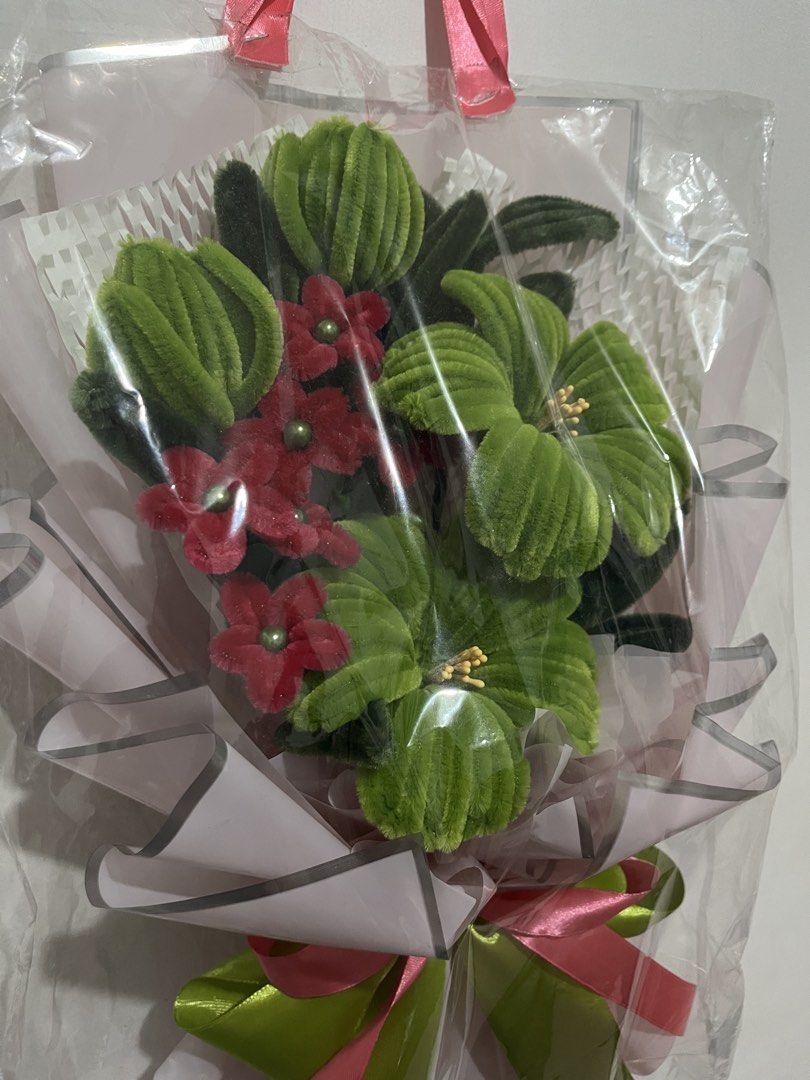 Fuzzy Flower Bouquet Green (Category: Flowers & Bouquets) located in Quezon City. Submitted by softy.07 (Listing ID 1457369036, Image 1). Description: .