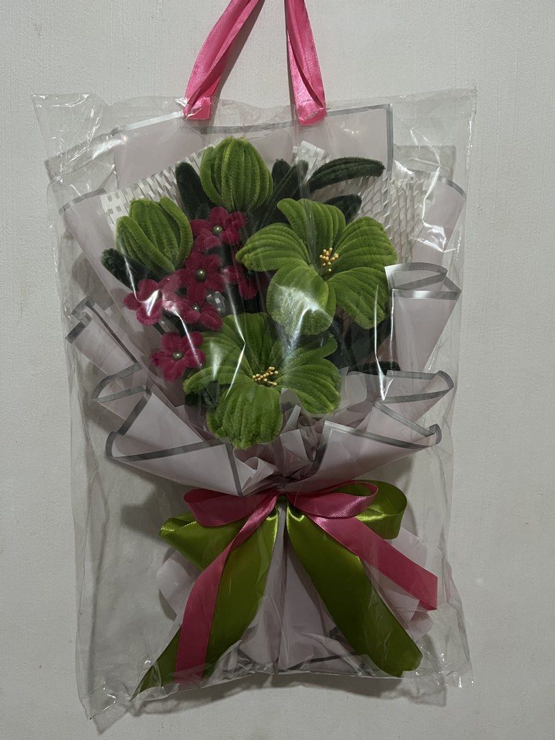 Fuzzy Flower Bouquet Green (Category: Flowers & Bouquets) located in Quezon City. Submitted by softy.07 (Listing ID 1457369036, Image 2). Description: .