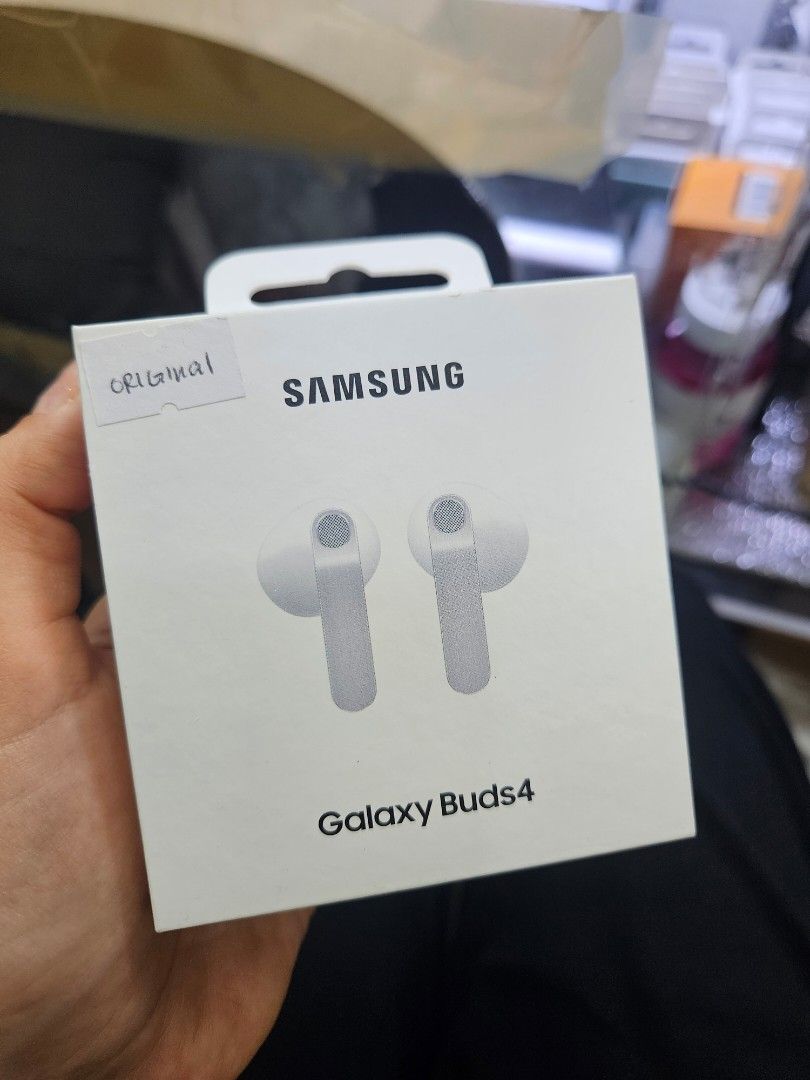 Galaxy Buds 4 Brandnew (Category: Headphones & Headsets) located in San Juan City. Submitted by rjean02 (Listing ID 1457436385, Image 1). Description: Brandnew sealed original loc Theatermall Greenhills.